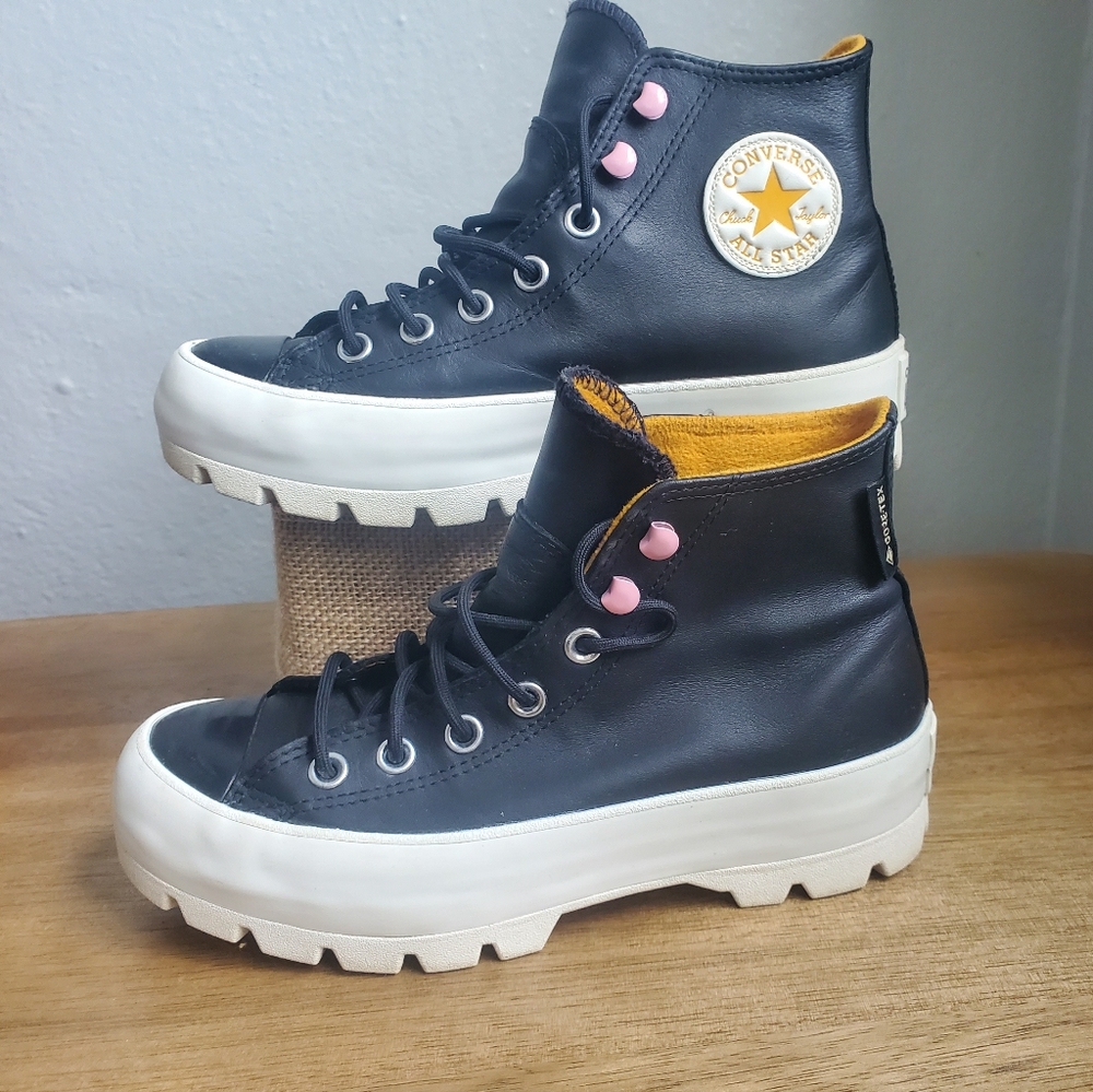 Converse Chuck Taylor All Star Lugged Winter High Goretex boot   Size Womens 6.5
